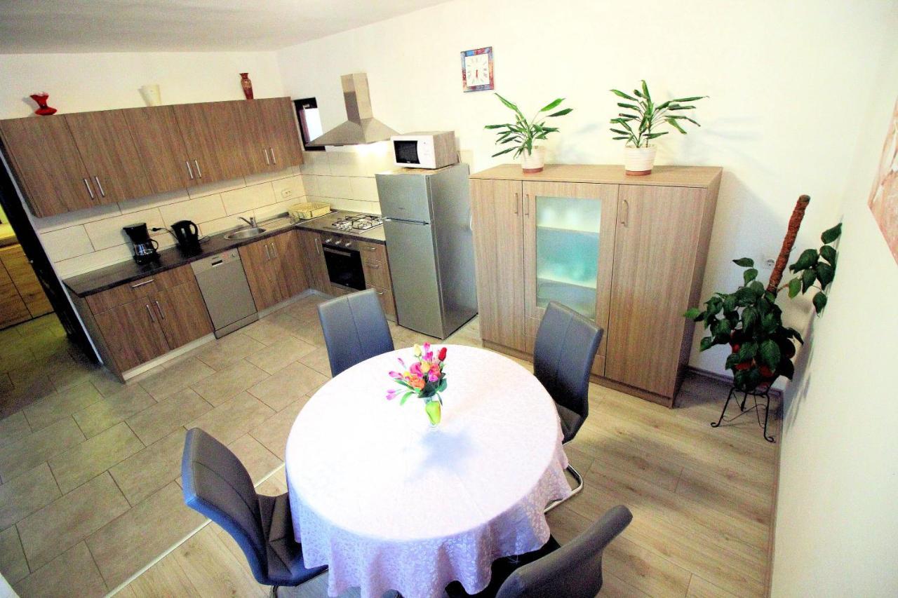 Apartment Leana Selce Kültér fotó